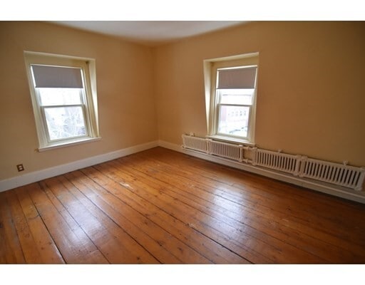 11 Goodwin Plz in Brookline, MA - Building Photo - Building Photo