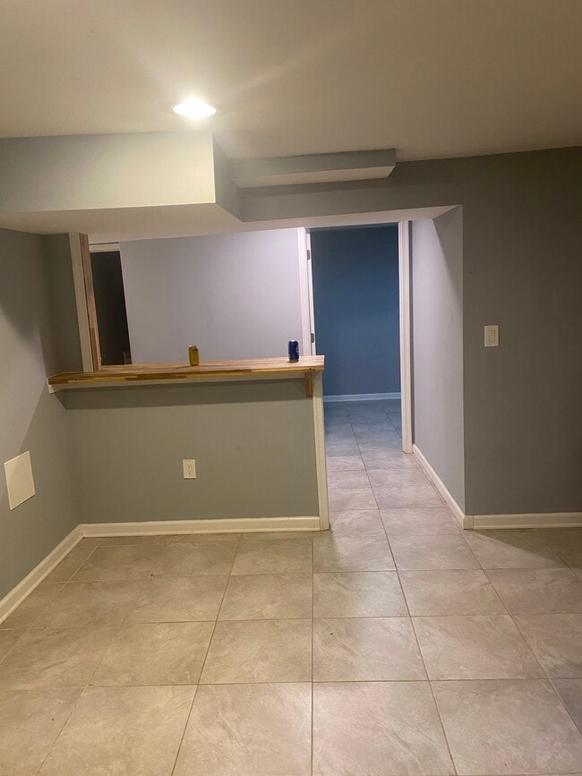 property at 1001 Rosemere Ave