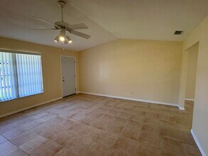 1862 SE Jackson St in Stuart, FL - Building Photo - Building Photo