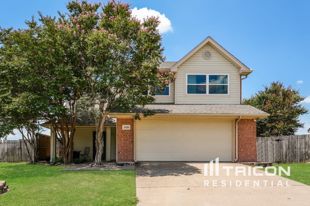 2729 Star Ave in Red Oak, TX - Building Photo