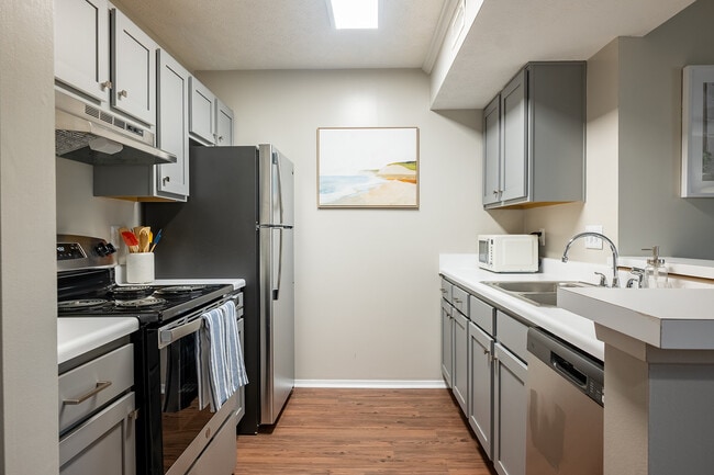 Saddleback Ridge Apartments in Montgomery, AL - Building Photo - Building Photo