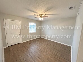 330 W College St-Unit -1 in Fairfield, TX - Building Photo - Building Photo