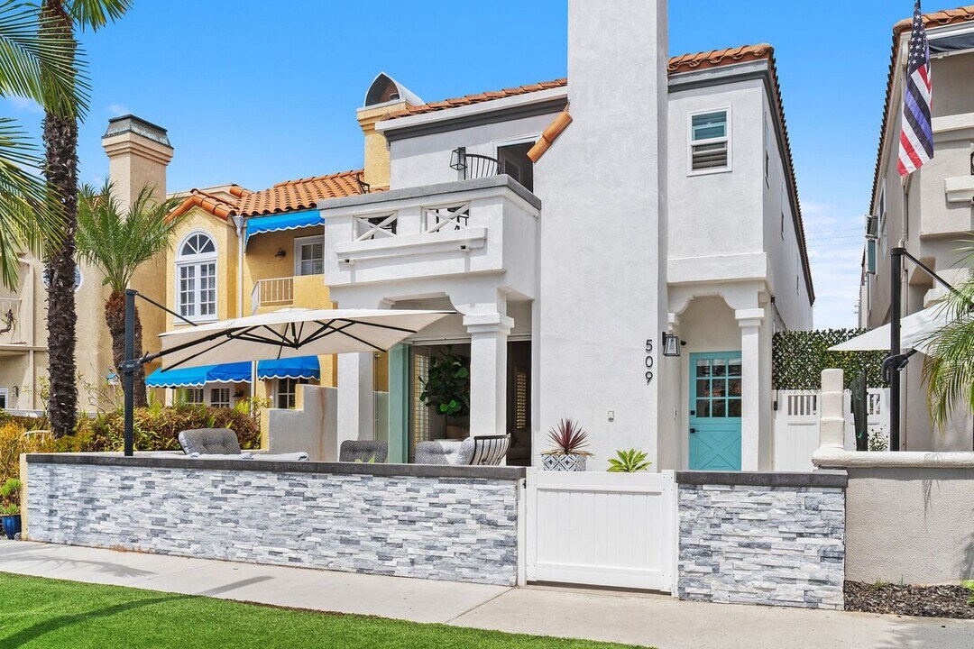 509 11th St in Huntington Beach, CA - Building Photo
