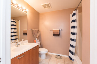 212 E Cullerton St, Unit 1207 in Chicago, IL - Building Photo - Building Photo