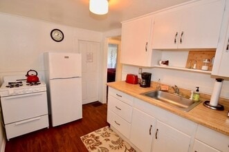 58 S East St in Amherst, MA - Building Photo - Building Photo