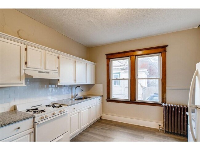 1414 Golden Valley Rd in Minneapolis, MN - Building Photo - Building Photo