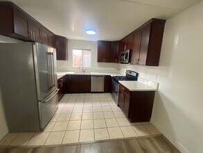 1308 9th St, Unit 1 in Santa Monica, CA - Building Photo - Building Photo