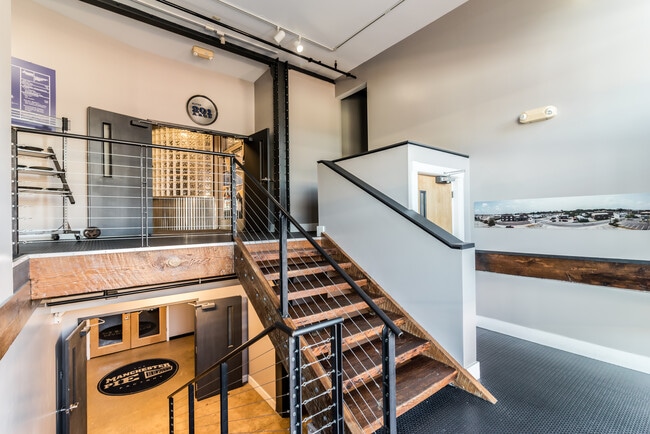 612 Hull St, Unit #301 in Richmond, VA - Building Photo - Building Photo