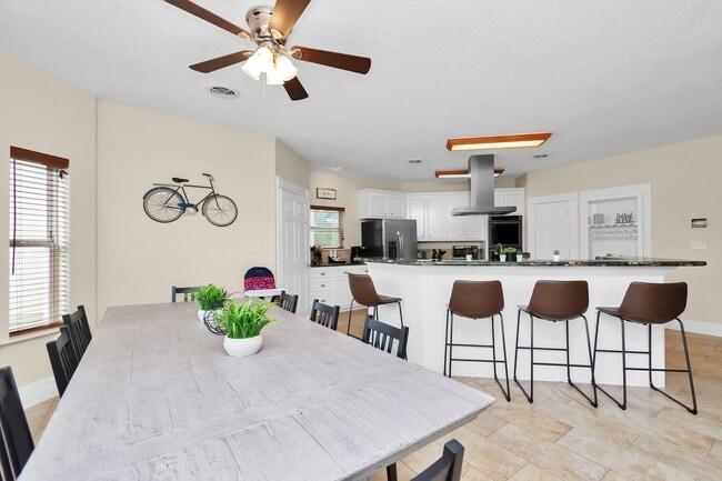 property at 1730 Lakeshore Dr