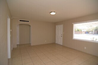 1219 E Grant Rd in Tucson, AZ - Building Photo - Building Photo