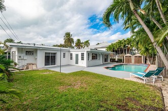 255 Ridgewood Rd in Key Biscayne, FL - Building Photo - Building Photo