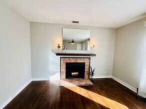 8520 W 55th St in Mission, KS - Building Photo - Building Photo