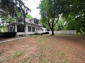 1158 Carlls Straight Path in Dix Hills, NY - Building Photo - Building Photo