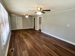 2605 S Purvis Dr in Florence, SC - Building Photo - Building Photo