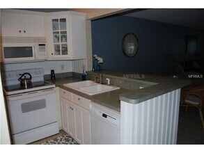 12000 Capri Cir S in Treasure Island, FL - Building Photo - Building Photo