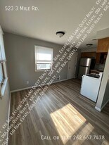 523 3 Mile Rd in Racine, WI - Building Photo