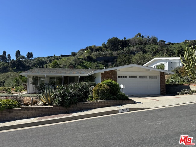 property at 1271 El Hito Cir