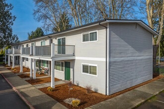 Parkside Apartments in Forest Grove, OR - Building Photo - Building Photo