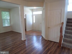 675 McLeary Square SE in Leesburg, VA - Building Photo