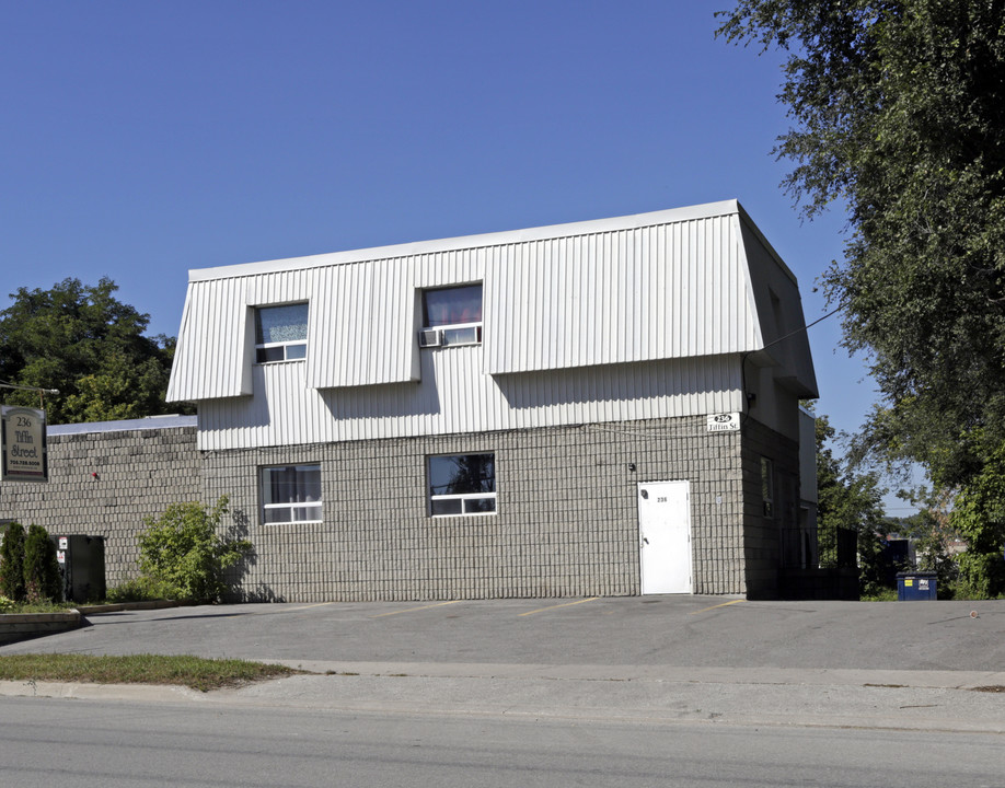 236 Tiffin St in Barrie, ON - Building Photo