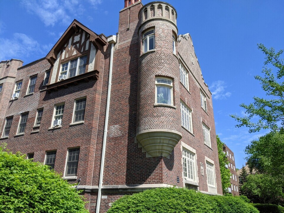 1111 Lake St in Evanston, IL - Foto de edificio