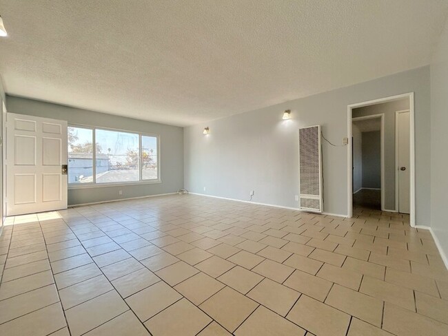 8118 Stanford Ave in Los Angeles, CA - Building Photo - Building Photo