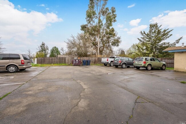 485 Mill St, Unit 2 in Willits, CA - Building Photo - Building Photo