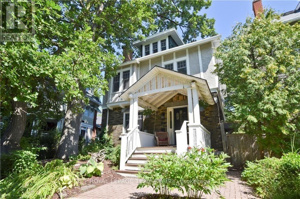 53 Wilton Crescent in Ottawa, ON - Building Photo