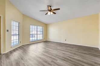 134 London Ln in Glenn Heights, TX - Building Photo - Building Photo