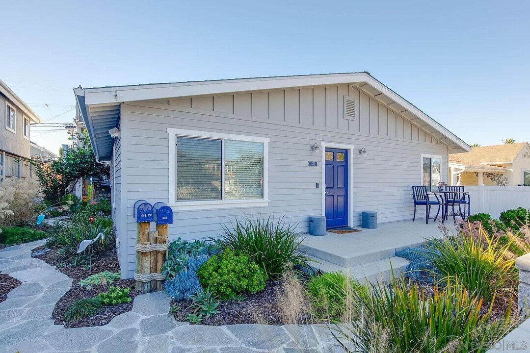 442 3rd St in Encinitas, CA - Building Photo