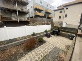 11 Aberdeen Rd, Unit 1 in Somerville, MA - Building Photo