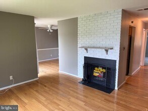 28-B E Daisy Ln in Mount Laurel, NJ - Building Photo - Building Photo