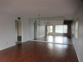 2286 Norwegian Dr in Clearwater, FL - Building Photo - Building Photo