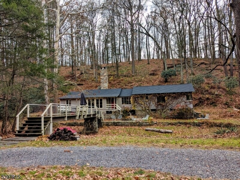 445 Miller Park Rd in Milford, NJ - Building Photo