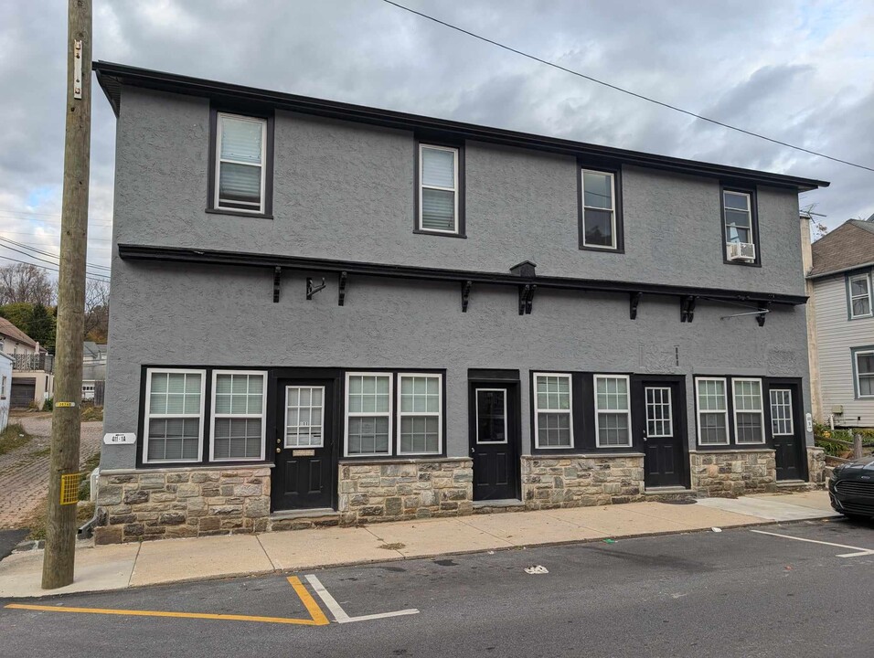 411 W 1st Ave, Unit 1 A in Parkesburg, PA - Foto de edificio