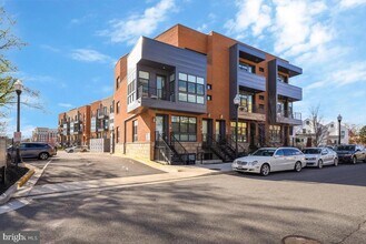 1122 S Highland St in Arlington, VA - Building Photo - Building Photo