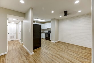 Viewmont Pointe in Hickory, NC - Building Photo - Building Photo