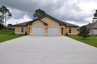 17 Rainbow Ln in Palm Coast, FL - Building Photo