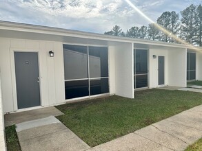 Courtyard Apartment Homes in Meridian, MS - Foto de edificio - Building Photo