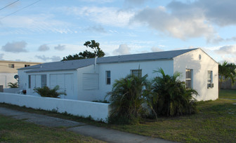 1947-1949 Cleveland St in Hollywood, FL - Building Photo