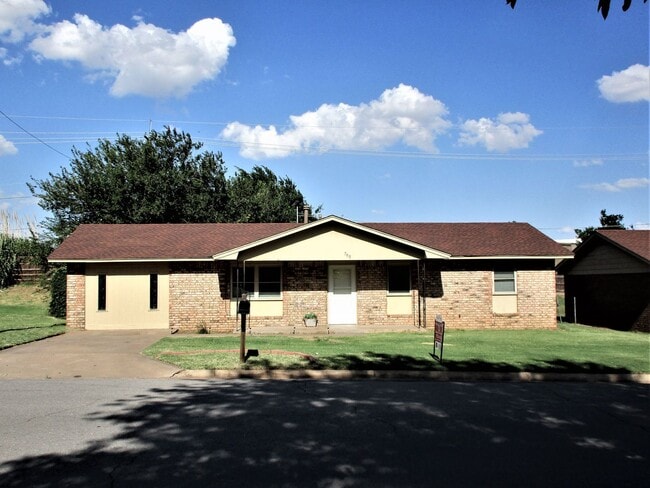 property at 708 N Elm St