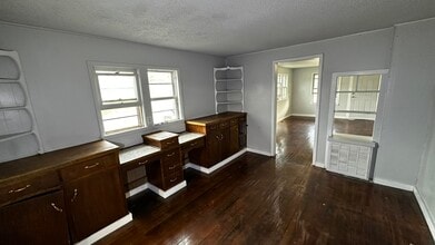 1201 E 8th Ave in Hutchinson, KS - Building Photo - Building Photo