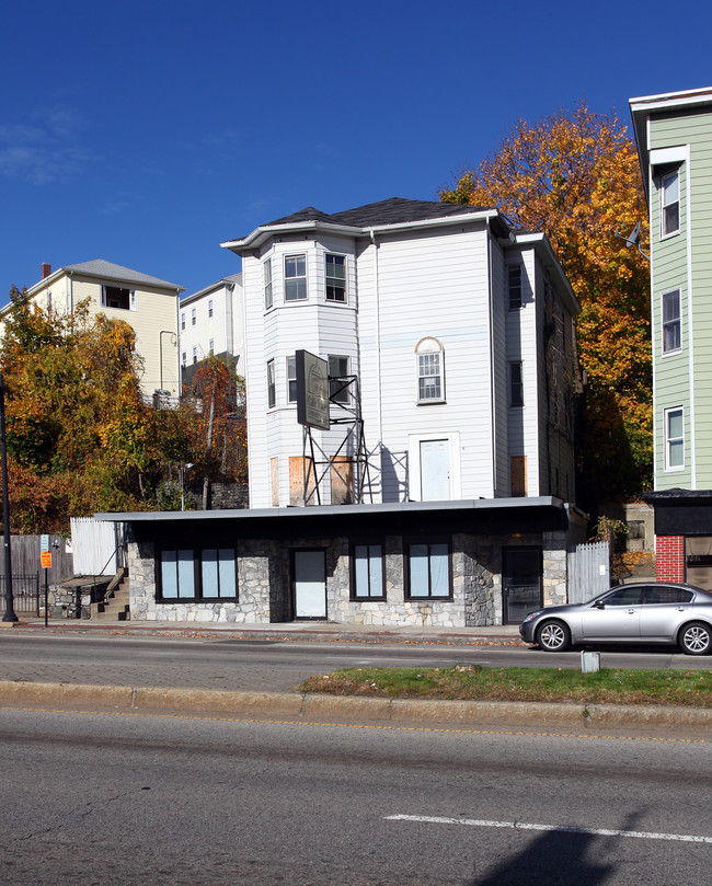 154 Shrewsbury St in Worcester, MA - Foto de edificio - Building Photo