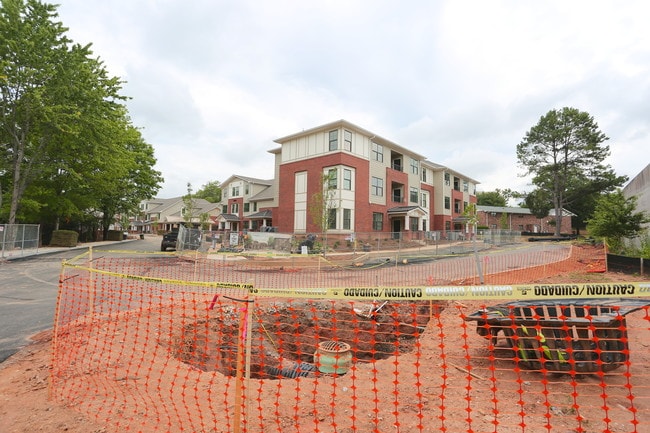 Trinity Walk in Decatur, GA - Foto de edificio - Building Photo