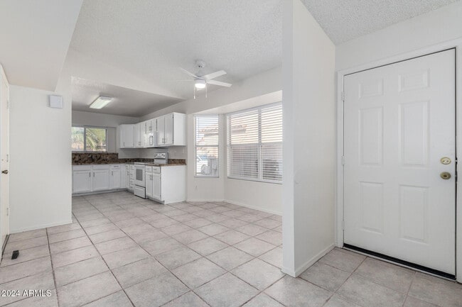 3025 E Woodland Dr in Phoenix, AZ - Building Photo - Building Photo