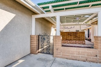 6462 N Remington Ave in Fresno, CA - Building Photo - Building Photo