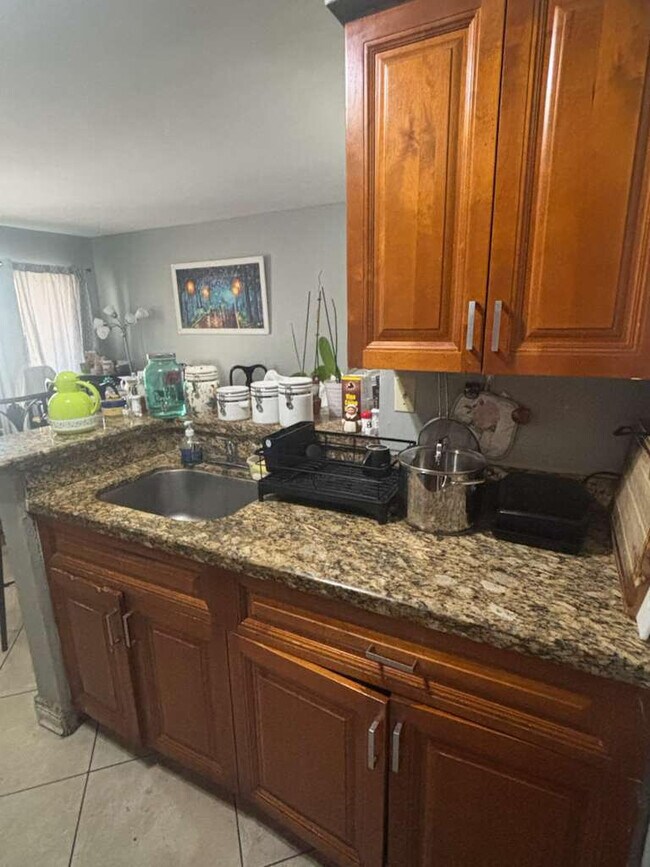 15231 SW 80th St, Unit Kendall Lake Towers in Miami, FL - Building Photo - Building Photo