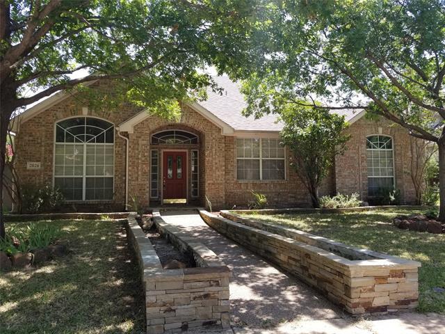 2824 Kings Gate Dr in Carrollton, TX - Building Photo