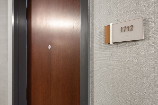 301 Demonbreun St in Nashville, TN - Foto de edificio - Building Photo