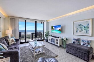 440 Seaview Ct in Marco Island, FL - Building Photo - Building Photo